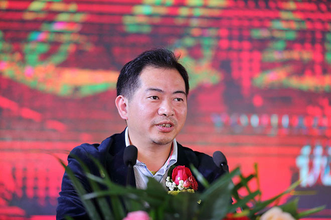 北汽鹏龙(天津)进出口有限公司领导赵贺峰先生 北汽鹏龙(天津)进出口有限公司领导赵贺峰先生